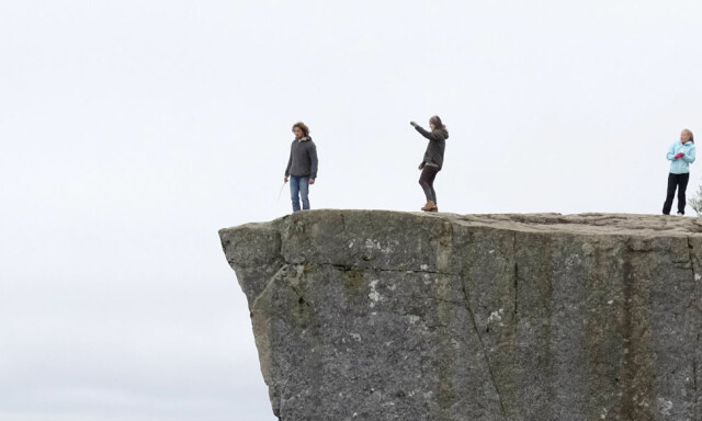 - Hold dere unna Preikestolen!